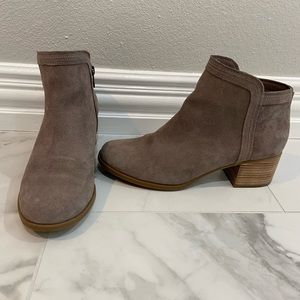 Koolaburra by Ugg Gray Ankle Boots
